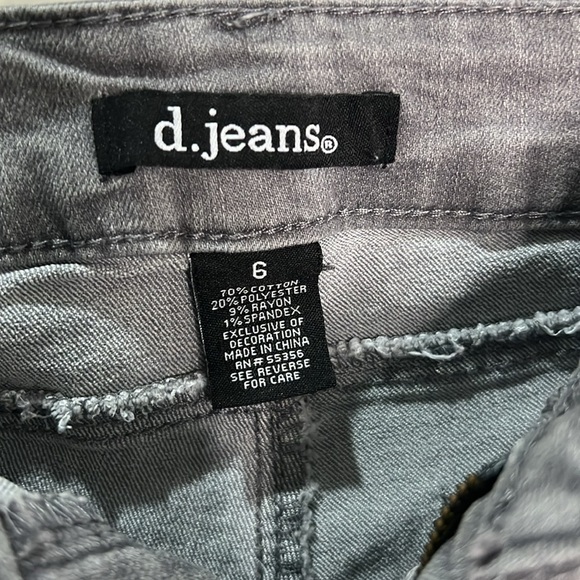 D. Jeans Embroidered Floral Jeans Gray Ankle Embroidery Cropped Boho Cottagecore - Picture 4 of 12